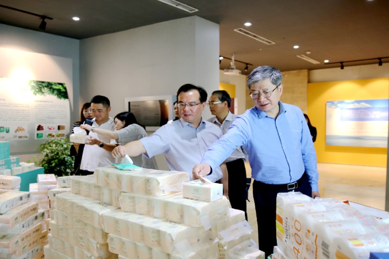 2019年 5月22日，時(shí)任浙江省社會(huì)組織綜合黨委專職副書記、省民政廳社會(huì)組織管理局局長蔡國華蒞臨景興紙業(yè)調(diào)研企業(yè)發(fā)展情況和黨建工作