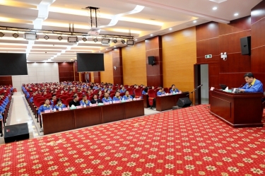 ? 學習榜樣，凝聚力量！景興紙業(yè)召開陳良杰同志先進事跡報告會