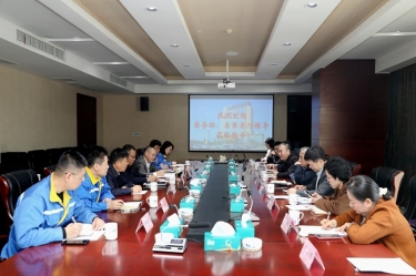 商務(wù)部駐杭特辦特派員劉福學攜浙江省商務(wù)廳黨組成員、總經(jīng)濟師朱軍一行蒞臨景興紙業(yè)考察調(diào)研